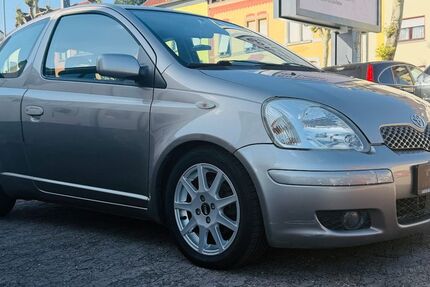 Toyota Yaris 272.000 km 1.900 &euro; Saarbrücken 66115