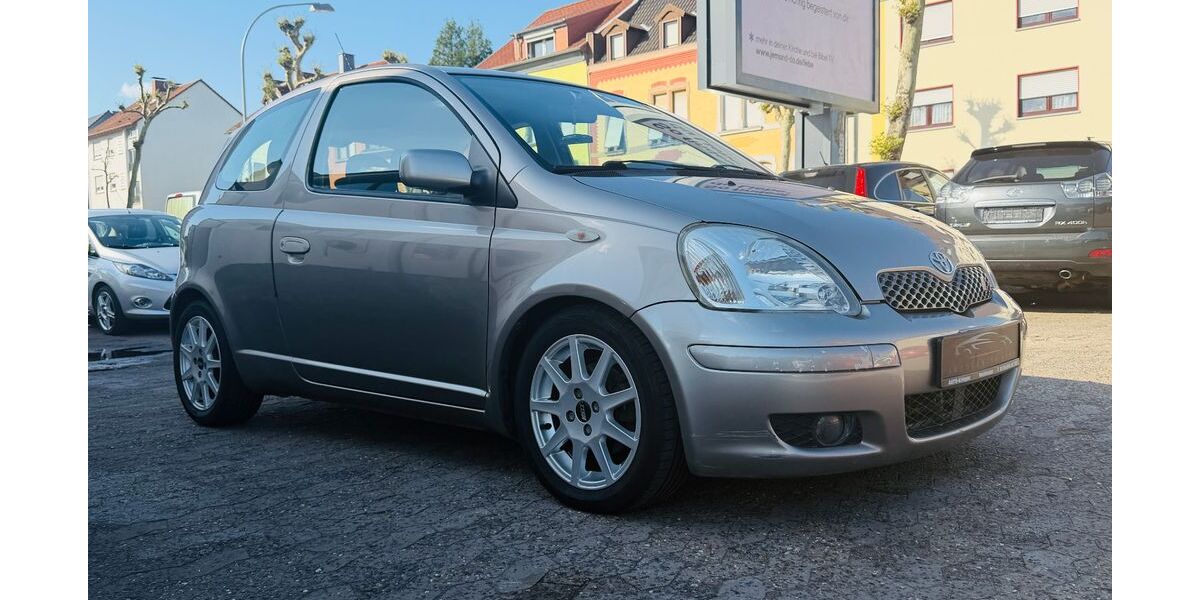 Toyota Yaris 272.000 km 2.400 &euro; Saarbrücken 66115