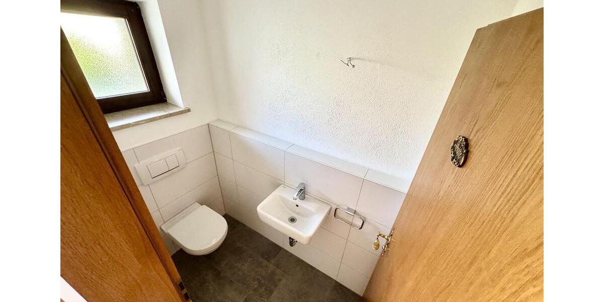 Doppelhaushälfte Augsburg Lechhausen - 6.5 Zimmer, 152 m&sup2;, 1.950&euro; | Angebot:26338323