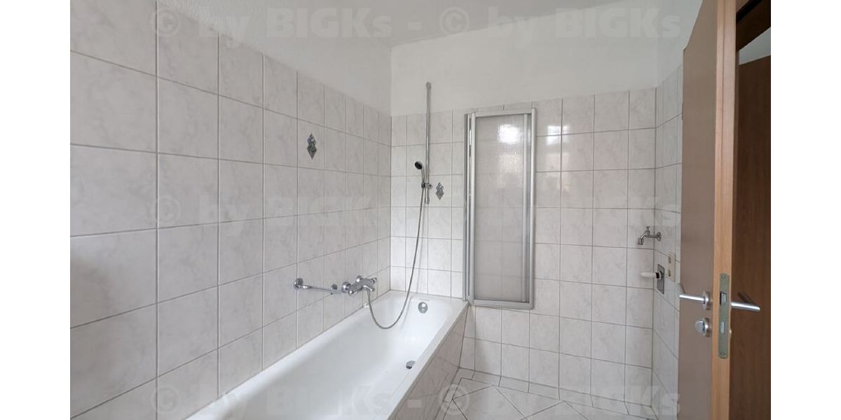 BIGKs - Suhl: OT Schmiedefeld 2 Raum Wohnung, sep. Küche (-;) - 2- Suhl Schmiedefeld | Angebot:27126012