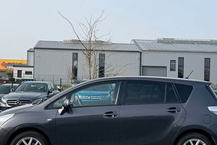 Toyota Verso 300.000 km 4.350 &euro; Düren 52351