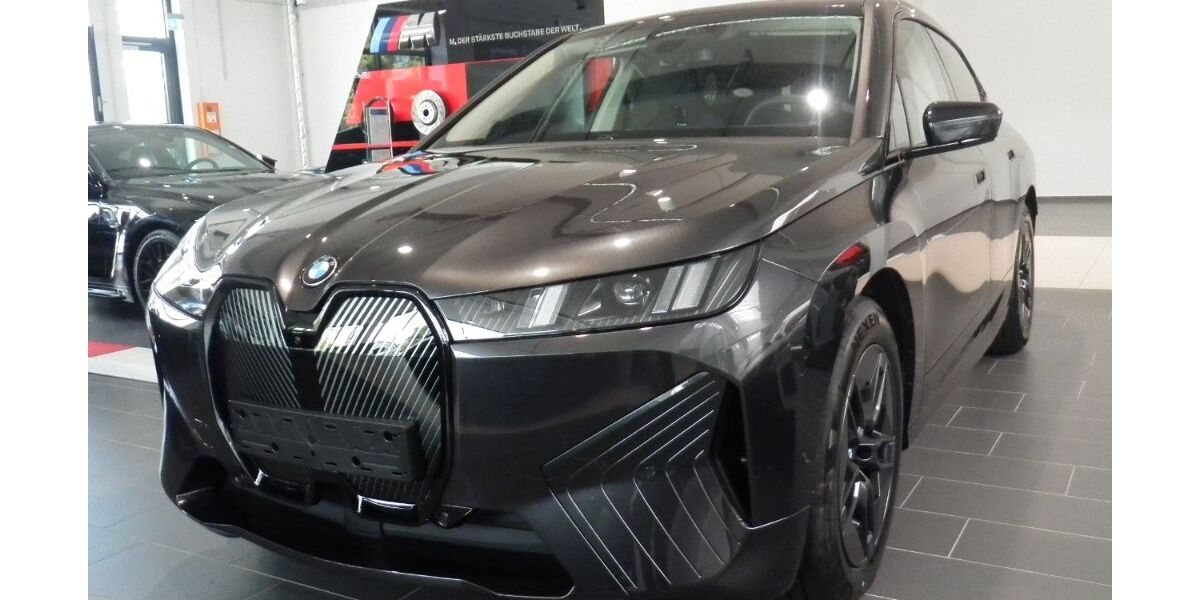 BMW iX 5.115 km 84.499 &euro; Frankfurt am Main 60435
