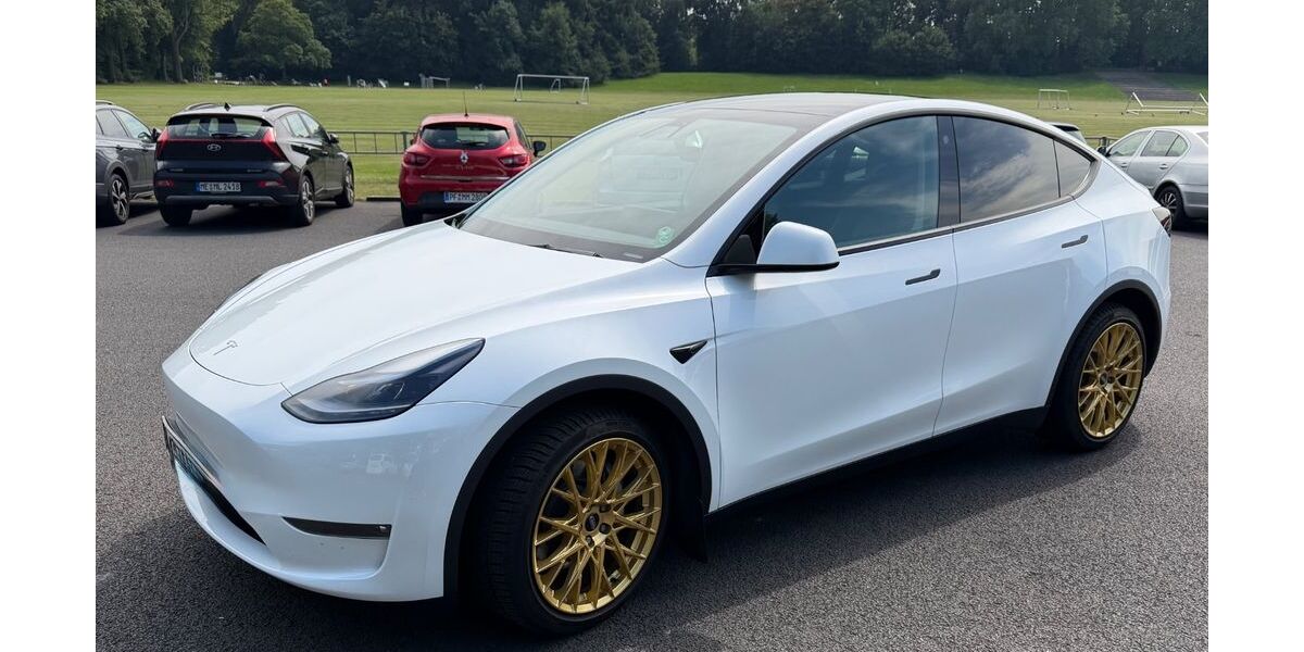 Tesla Model Y 60.400 km 37.000 &euro; Köln 50937