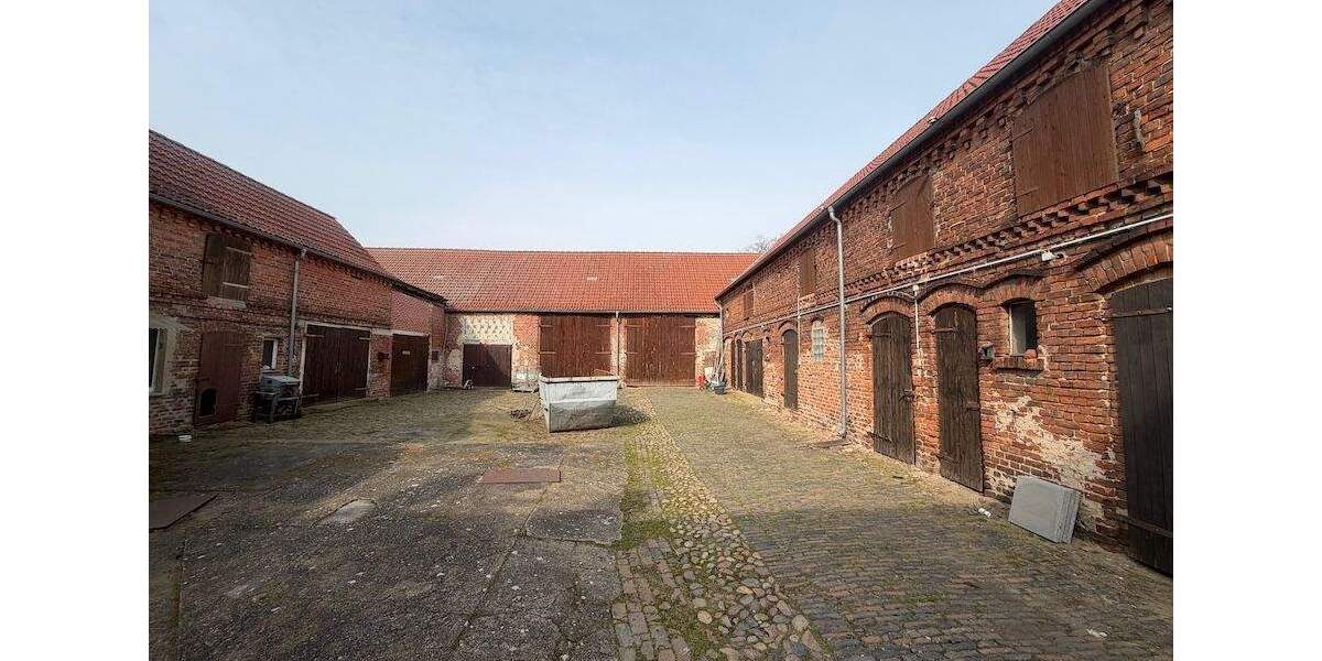 Einfamilienhaus Ziesar - 6 Zimmer, 207 m&sup2;, 240.000&euro; | Angebot:25880728