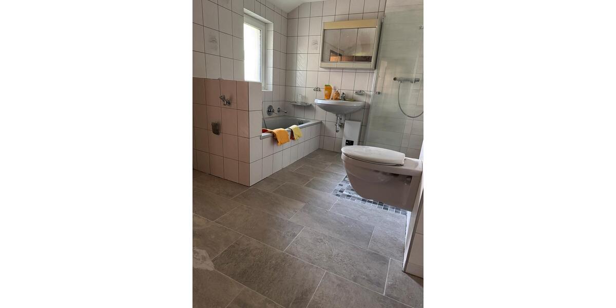 Einfamilienhaus Marienheide - 4 Zimmer, 140 m&sup2;, 1.250&euro; | Angebot:25422430