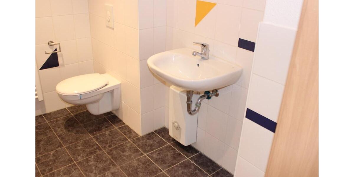 Etagenwohnung Döbeln - 2 Zimmer, 47 m&sup2;, 300&euro; | Angebot:25992549