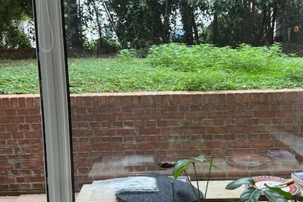 Gartenappartement - modernisiert - EBK - auch Studenten mit Elternbürgschaft 1 zimmer