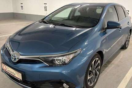 Toyota Auris 99.897 km 12.900 &euro; München 81825