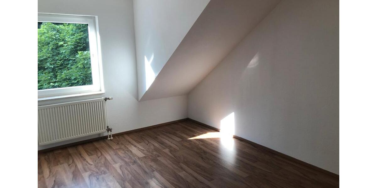 Doppelhaushälfte Wörrstadt - 4 Zimmer, 120 m&sup2;, 1.320&euro; | Angebot:26025473