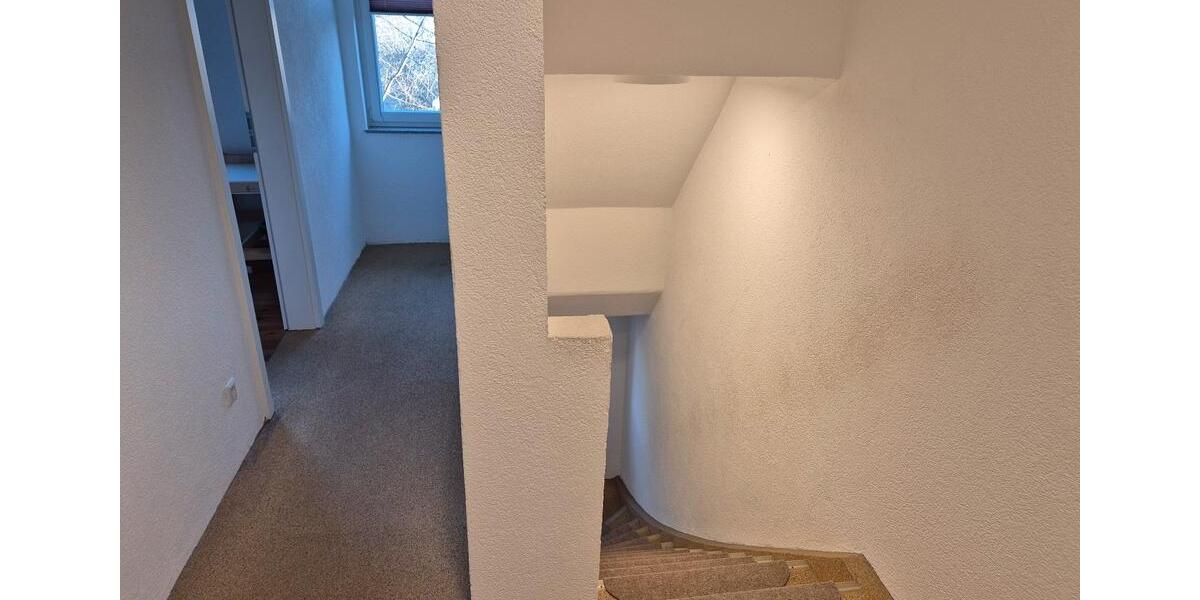 Reihenhaus Esslingen am Neckar Oberesslingen - 4.5 Zimmer, 120 m&sup2;, 1.800&euro; | Angebot:24786916