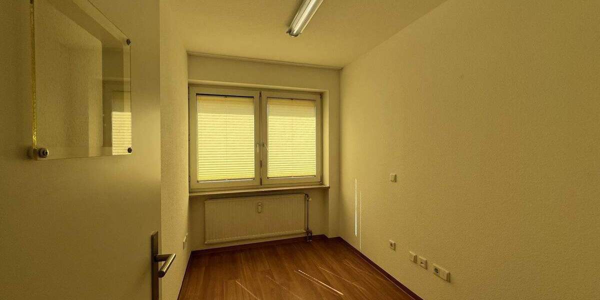 Gewerbeobjekt Erlangen Büchenbach - 9 Zimmer, 449.000&euro; | Angebot:25671201
