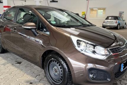 Kia Rio 119.000 km 7.900 &euro; Wertheim am Main 97877