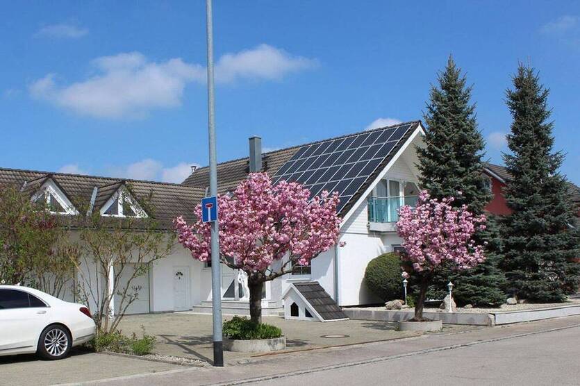 Zweigenerationshaus & Gewerbehalle | 1.920 m² Grundstück | 1.440?€umbauter m²