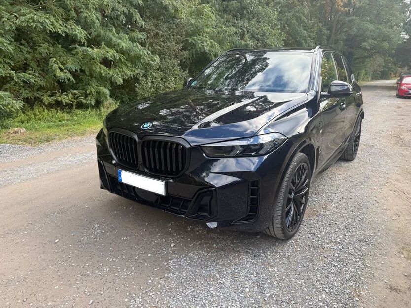 BMW X5 8.100 km 104.999 € Bad Saarow 15526
