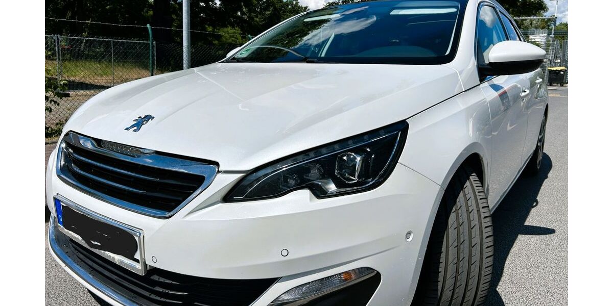 Peugeot 308 111.900 km 8.200 &euro; Berlin 12589