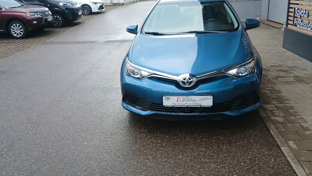 Toyota Auris 45.000 km 11.900 &euro; Villingen-Schwenningen 78056