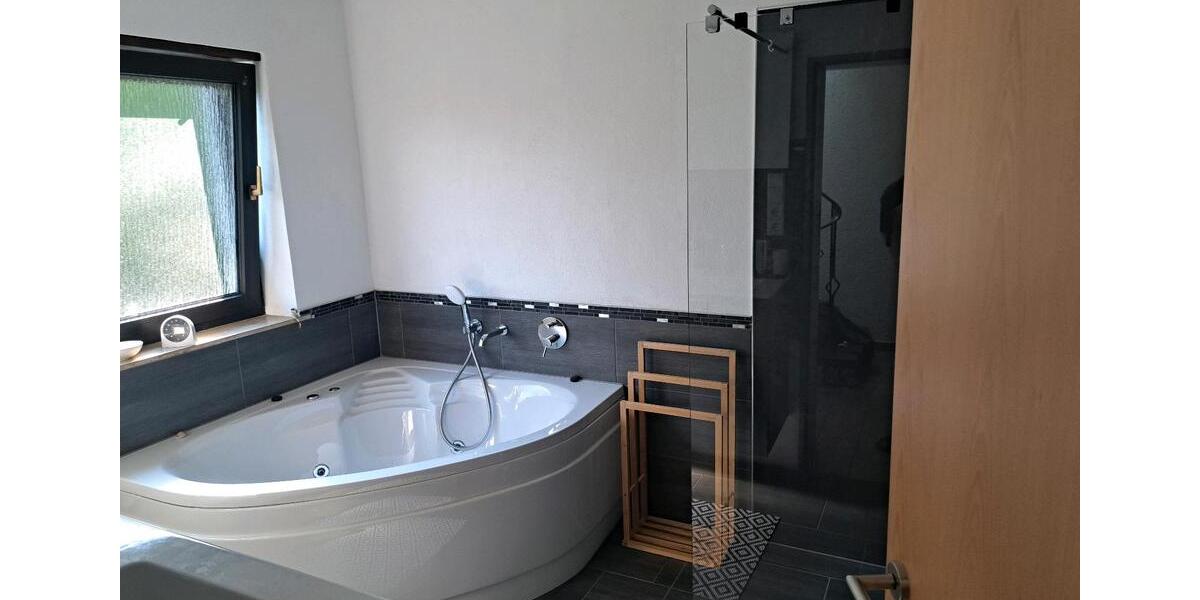 Doppelhaushälfte Neuenrade - 4 Zimmer, 156 m&sup2;, 244.000&euro; | Angebot:26907947