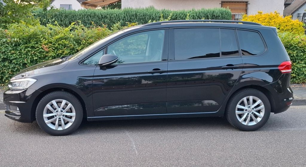 VW Touran 111.000 km 15.400 &euro; Sankt Augustin 53757
