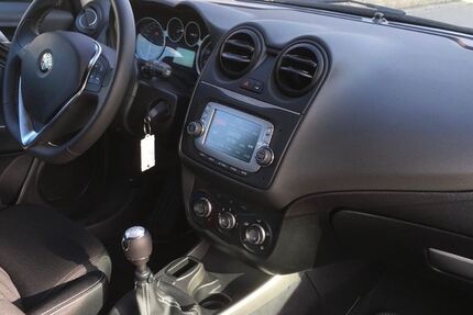 Alfa Romeo MiTo 18.000 km 8.555 &euro; Gaggenau 76571