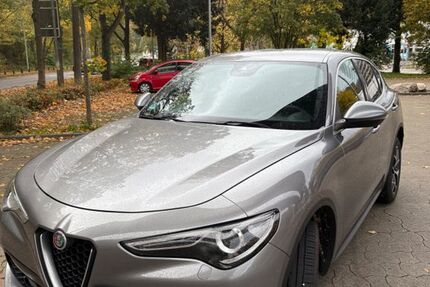 Alfa Romeo Stelvio 79.000 km 22.100 &euro; Stuttgart 70176
