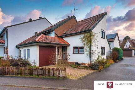 Familienfreundliche Doppelhaushälfte mit Einliegerwohnung, Sauna und Garage in bevorzugter Randlage 8 zimmer