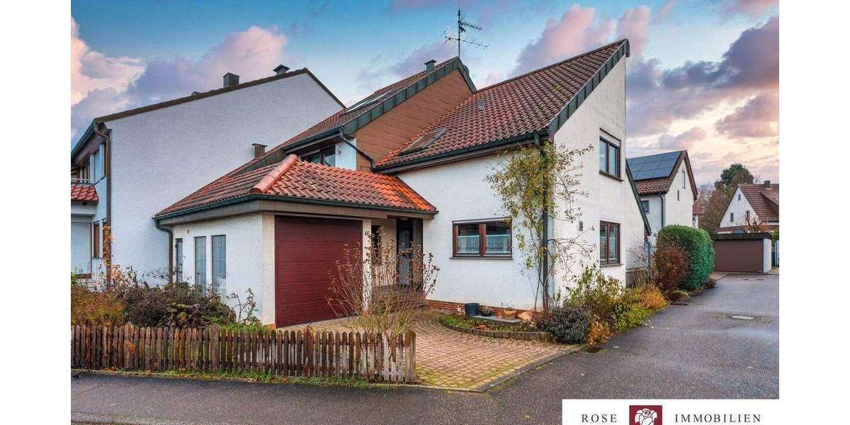 Familienfreundliche Doppelhaushälfte mit Einliegerwohnung, Sauna und Garage in bevorzugter Randlage 8 zimmer
