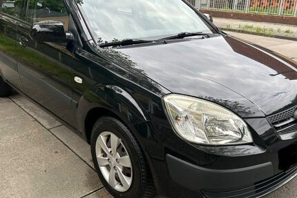 Kia Rio 119.423 km 2.890 &euro; Berlin 13435