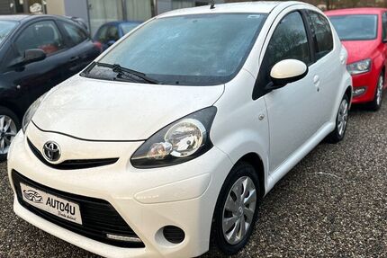 Toyota Aygo (X) 153.000 km 3.990 &euro; Freiburg im Breisgau 79108