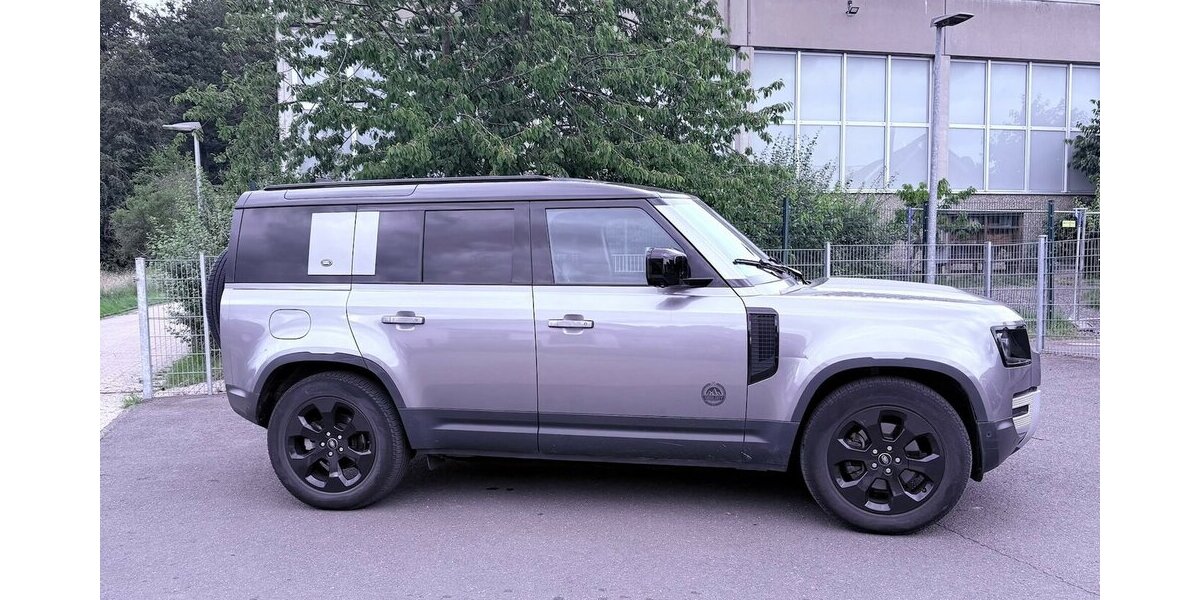 Land Rover Defender 110 SE 1. Hd. Scheckheft unfallfrei 53.000 km 54.999 &euro; Hamburg 22339