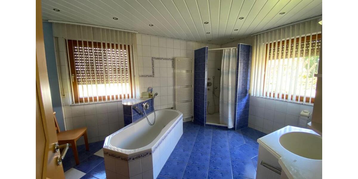Einfamilienhaus Sulz am Neckar - 9 Zimmer, 240 m&sup2;, 585.000&euro; | Angebot:26891042