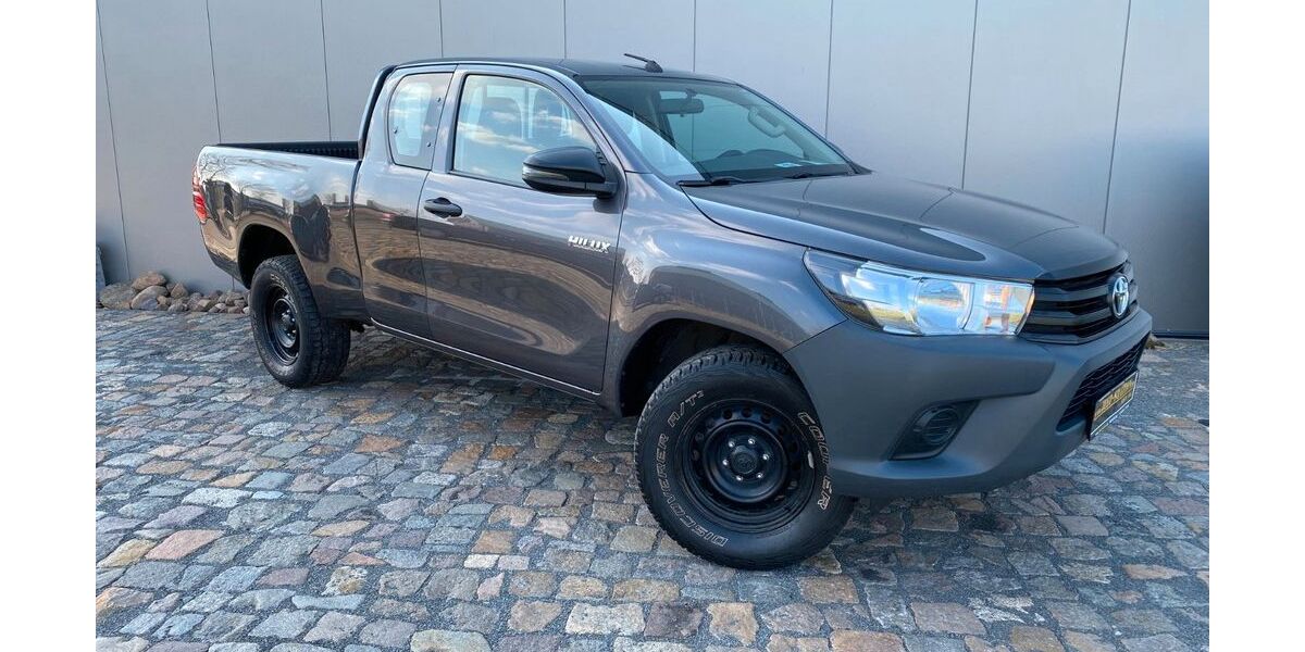 Toyota Hilux 62.164 km 32.900 &euro; Mockrehna 04862