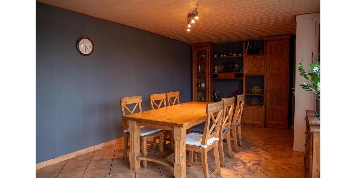 Doppelhaushälfte Wolsdorf - 7 Zimmer, 170 m&sup2;, 235.000&euro; | Angebot:26429528