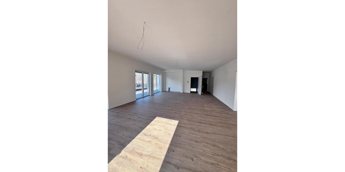 Einfamilienhaus Gummersbach - 3.5 Zimmer, 146 m&sup2;, 1.900&euro; | Angebot:25363993