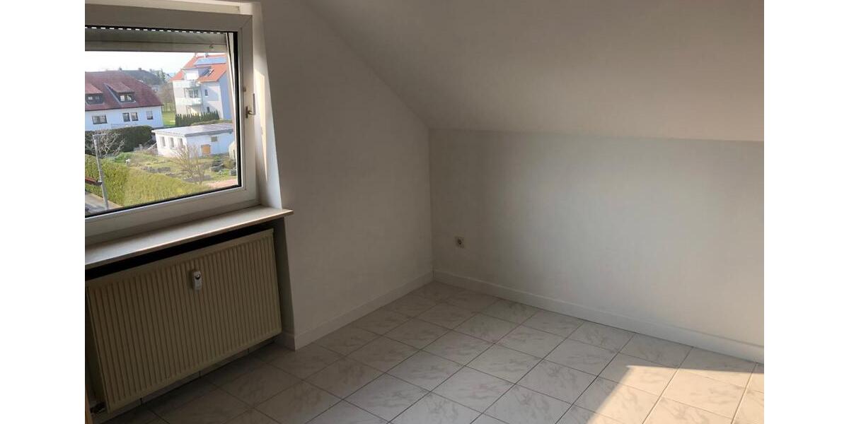 Dachgeschoßwohnung Langenzenn - 3 Zimmer, 77 m&sup2;, 740&euro; | Angebot:25368752