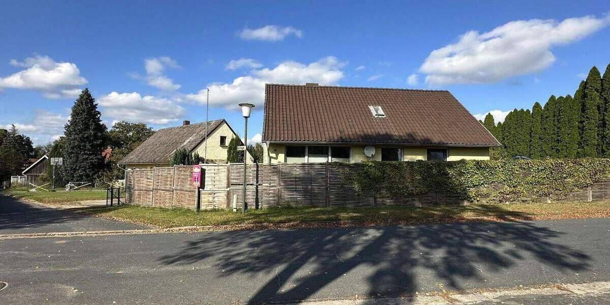 Einfamilienhaus mit Doppelgarage auf dem Dorf! 5 zimmer