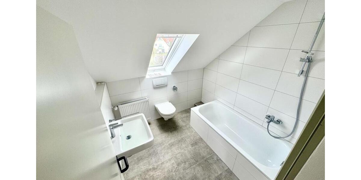 Doppelhaushälfte Augsburg Lechhausen - 6.5 Zimmer, 152 m&sup2;, 1.950&euro; | Angebot:26338323