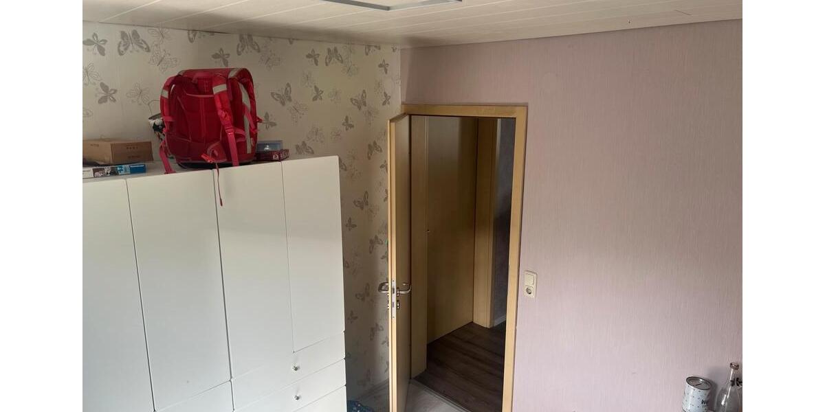 Dachgeschoßwohnung Lindlar - 3 Zimmer, 95 m&sup2;, 800&euro; | Angebot:26670821