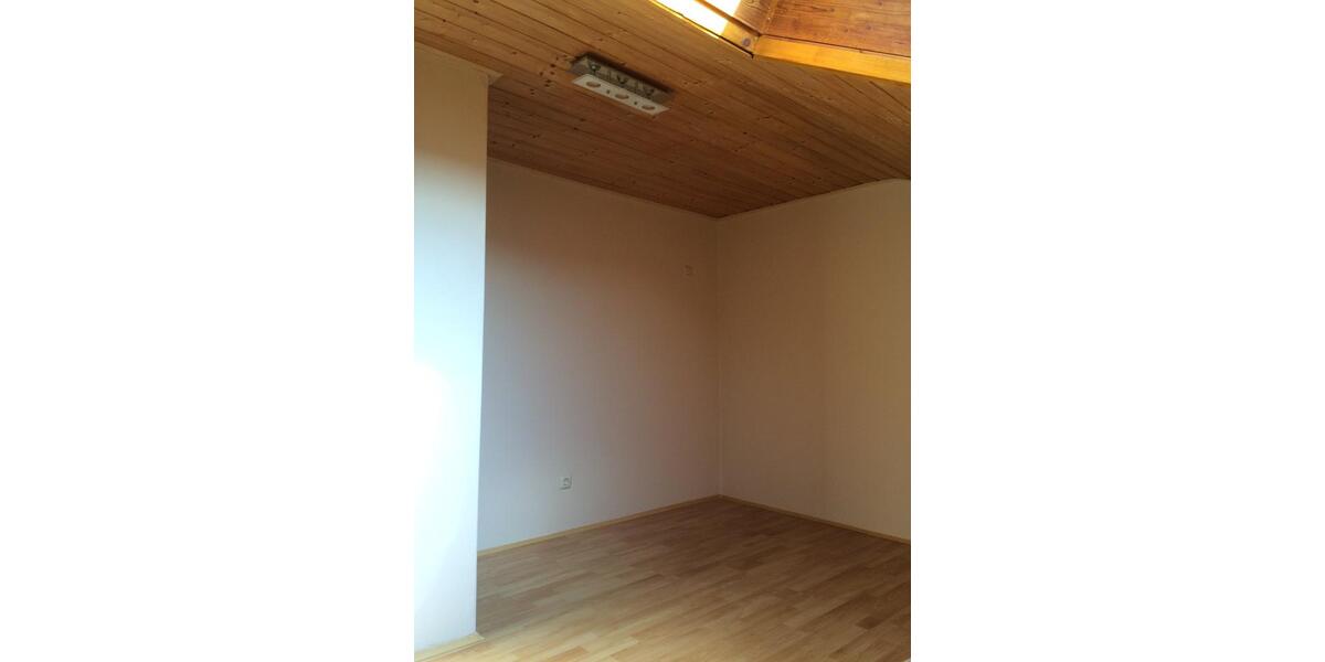 Dachgeschoßwohnung Teublitz - 3 Zimmer, 109 m&sup2;, 820&euro; | Angebot:26004649