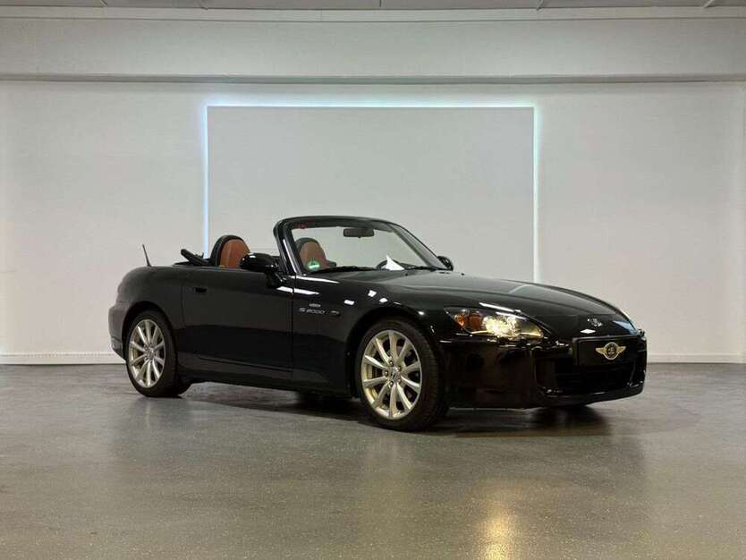 S 2000