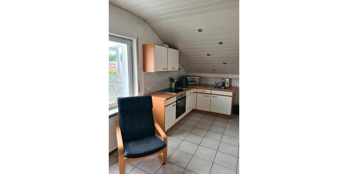 Möblierte großzügige 3 Zimmer Dachgeschosswohnung mit Balkon 3 zimmer