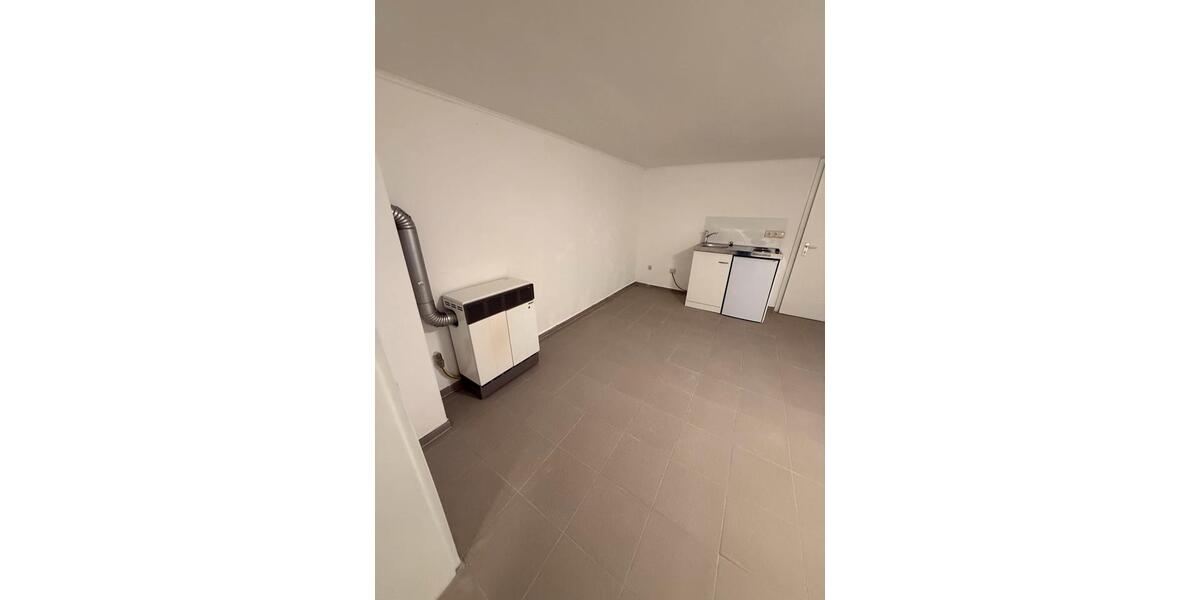 Kleine Kellerwohnung 37,5 m2 1 Zi. + Wohnküche und Bad 2 zimmer
