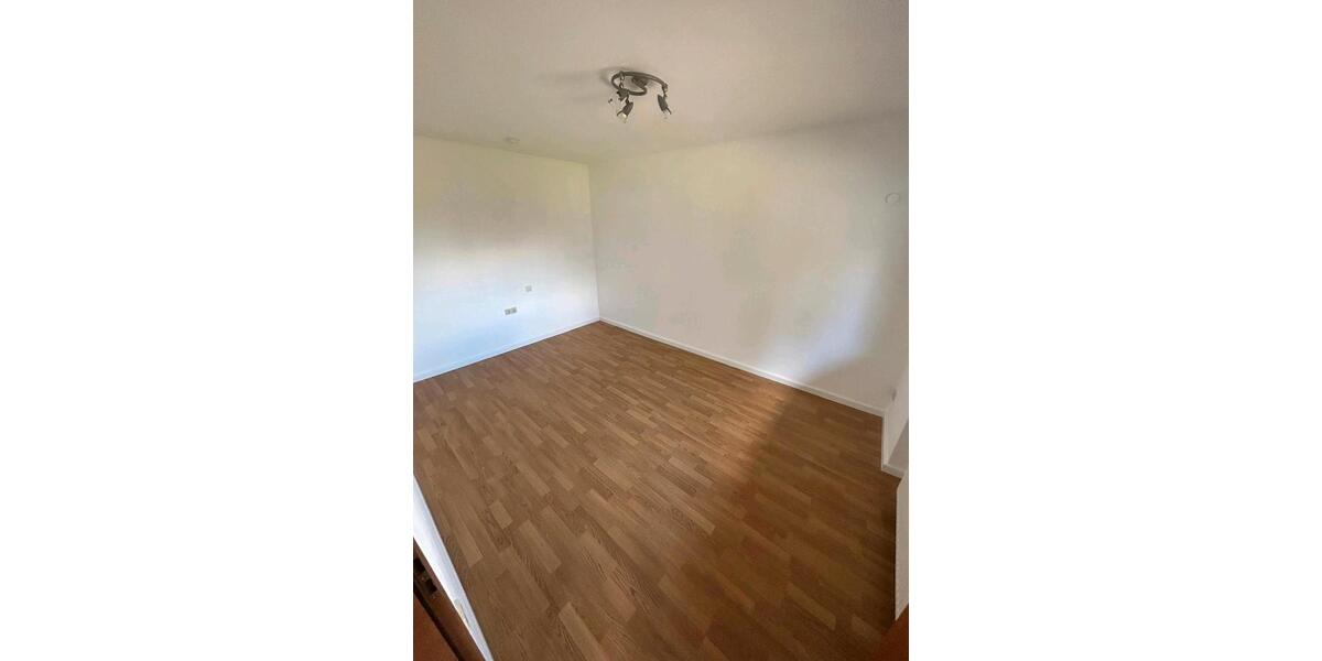 Etagenwohnung Rittersdorf - 4 Zimmer, 158 m&sup2;, 1.000&euro; | Angebot:26612486
