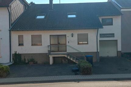 Haus Überherrn - 7 Zimmer, 204 m&sup2;, 300.000&euro; | Angebot:27208119