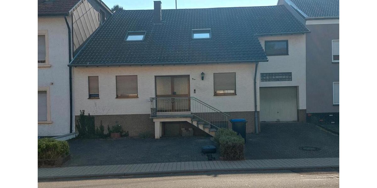 Reihenhaus Überherrn - 7 Zimmer, 204 m&sup2;, 300.000&euro; | Angebot:27208119