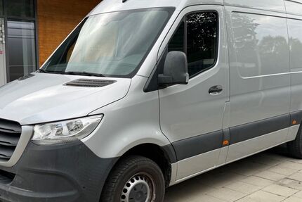 Mercedes-Benz Sprinter 175.900 km 17.900 &euro; München 81825