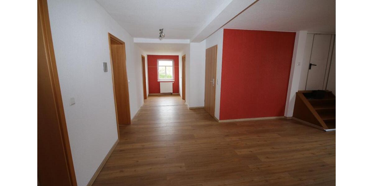 Etagenwohnung Hildburghausen - 5 Zimmer, 114 m&sup2;, 710&euro; | Angebot:26292758