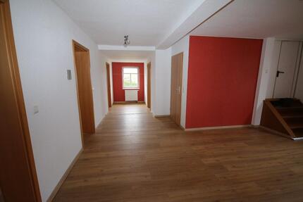 Wohnung Hildburghausen - 5 Zimmer, 114 m&sup2;, 710&euro; | Angebot:26292758