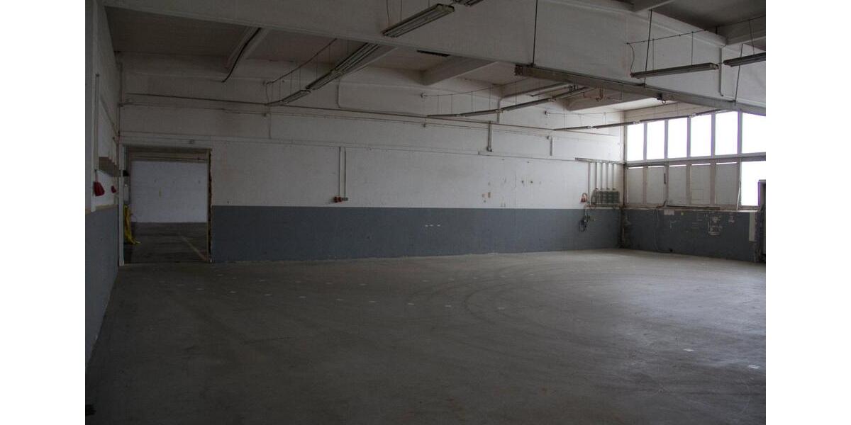 Lagerhalle 350m² -500m² zimmer