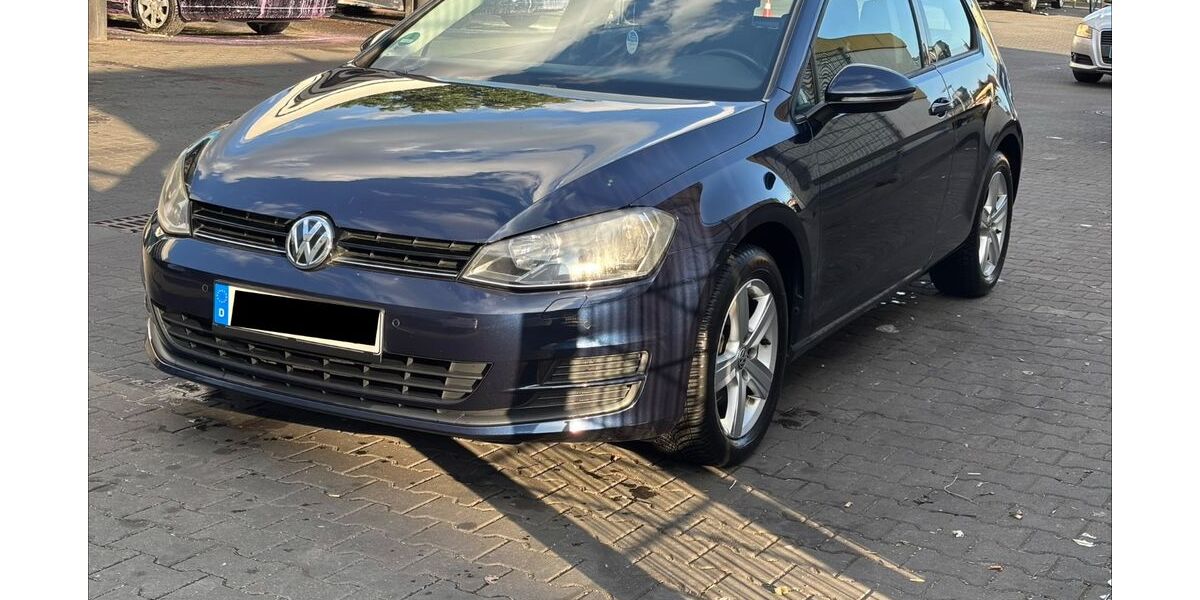 VW Golf 131.000 km 6.300 &euro; Berlin 12057