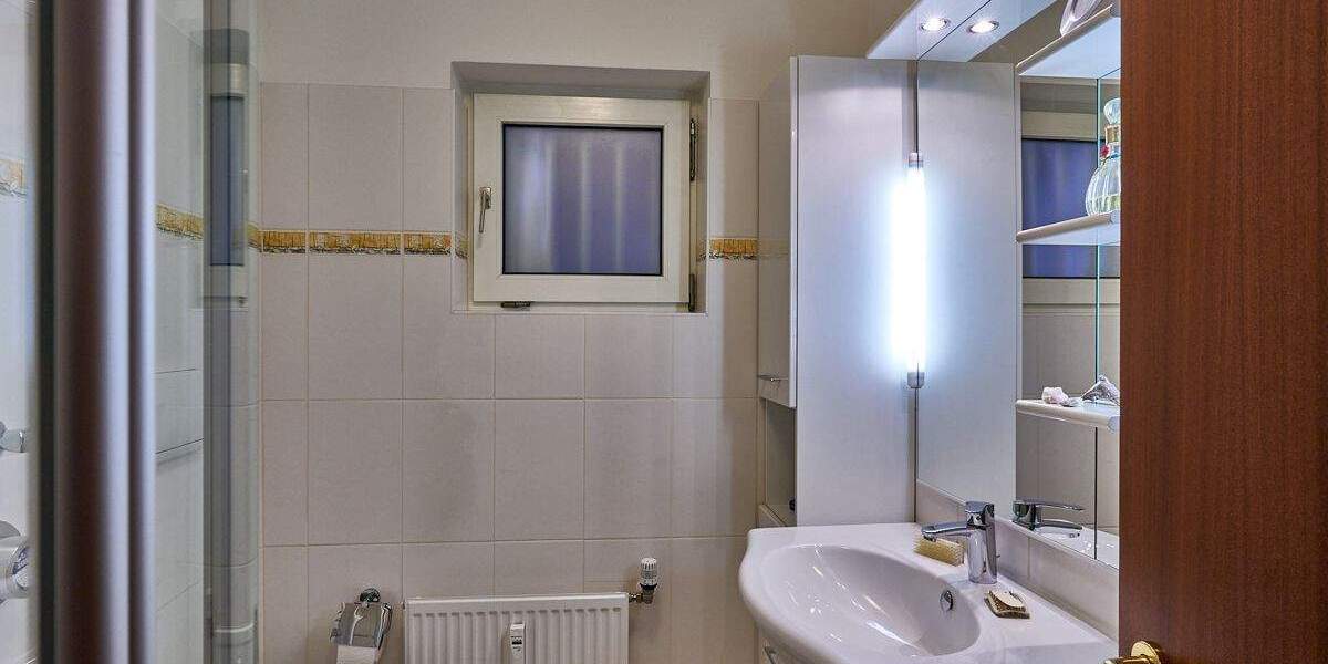 Ruhige Wohnung im 1. OG ohne Barrieren erreichbar 4 zimmer